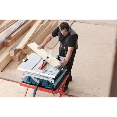 3. Bosch GTS 10 XC Professional 2100 W 3200 RPM