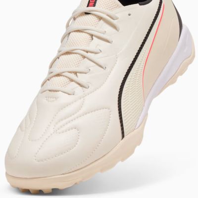 4. Buty Puma KING 20 MATCH TT 108461-01