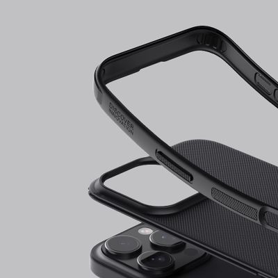 10. Etui Nillkin Super Frosted Shield Pro na iPhone 16 Pro - czarne