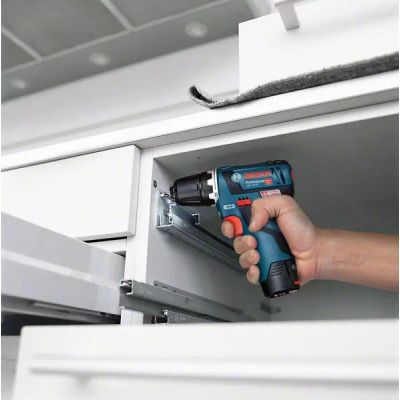 2. Bosch 1 x GBA 12V 2.0Ah + 1 x GBA 12V 4.0Ah + GAL 12V-40 Professional ładowarka akumulatorów Akumulator do domowego użytku Prąd przemienny
