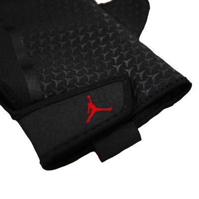 2. JORDAN TRAINING GLOVES