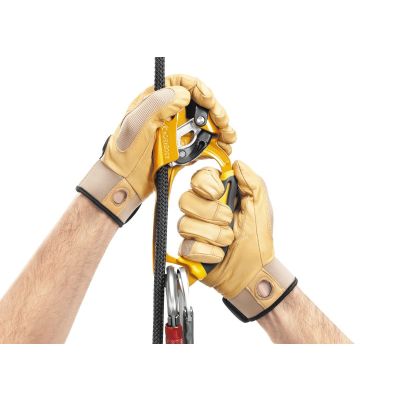 7. Przyrząd zaciskowy Petzl ASCENSION prawy czarno-żółty