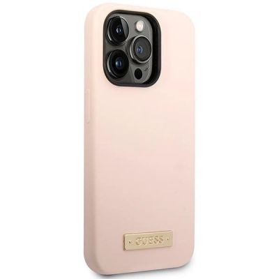 4. Etui Guess Silicone Logo Plate MagSafe na iPhone 14 Pro - różowe