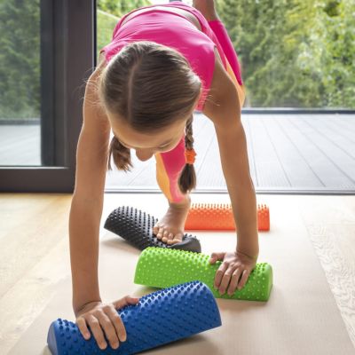 4. Półwałek Fizjo Spiky do masażu Tullo niebieski REF856