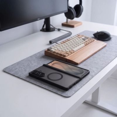 8. Etui Tech-Protect MagPeak MagSafe  na Samsung Galaxy Z Fold 8 Ultra - czarne matowe