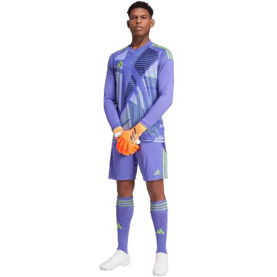 12. Spodenki adidas Tiro 24 M IT2413