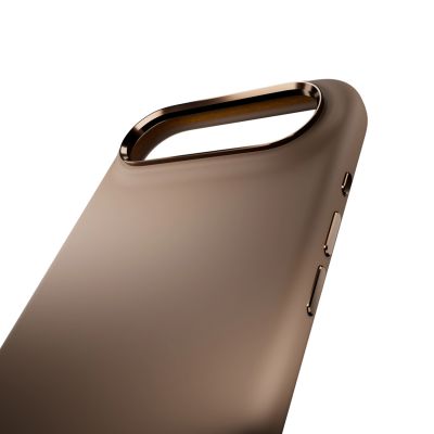 6. Etui silikonowe Puro Icon Mag Pro Liquid Silicone na iPhone 17 Air kompatybilne z MagSafe, z ochroną aparatu i aluminiowymi przyciskami - brązowe