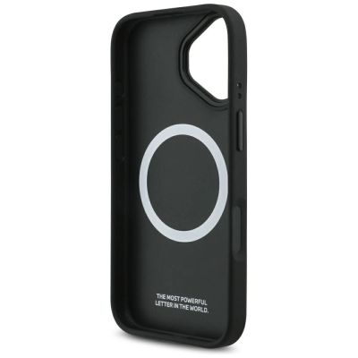 7. Etui BMW M Quilted Logo MagSafe na iPhone 17 - czarne