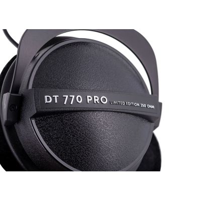 6. Beyerdynamic DT 770 PRO 250 OHM BLACK LIMITED EDITION - Słuchawki studyjne zamknięte