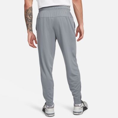 4. Spodnie Nike Totality M FB7509-084