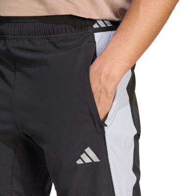 4. Spodnie męskie adidas Tech Apparel czarne JY3550
