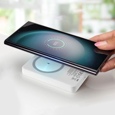 5. Powerbank SBS TEBB5000MAG1CW 5000 mAh USB-C, kompatybilny z MagSafe - biały