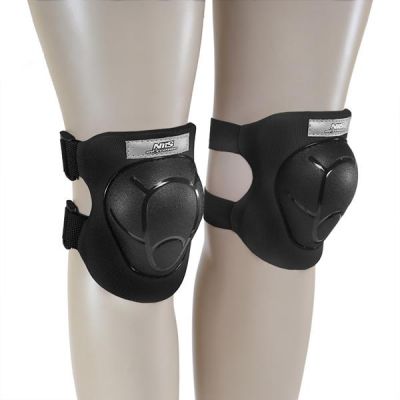 23. Ochraniacze zestaw Nils Extreme czarny H210 rozmiar M