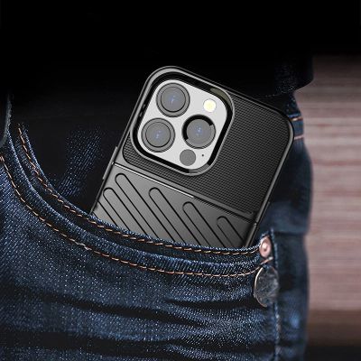 11. Thunder Case elastyczne pancerne etui pokrowiec iPhone 13 Pro zielony
