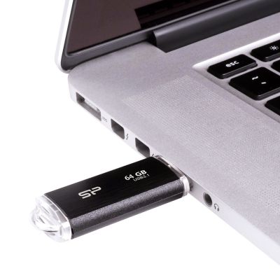 8. Pendrive Silicon Power Blaze B02 64GB USB 3.1 kolor czarny (SP064GBUF3B02V1K)