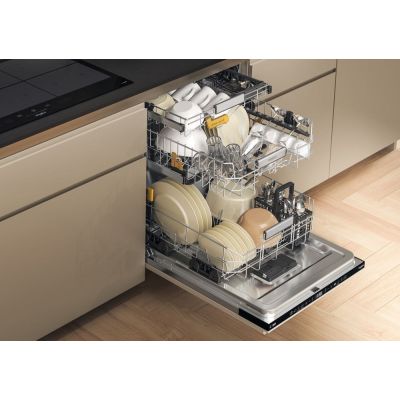 4. Whirlpool W8I HT40 T W pełni wbudowany 14 komplet.