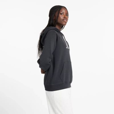 11. Bluza New Balance Sport Fleece Logo Hoodie W WT43524BK