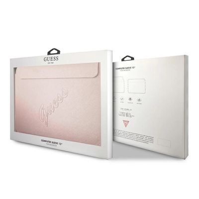 5. Pokrowiec Guess Saffiano Script na laptopa 13'' - różowy