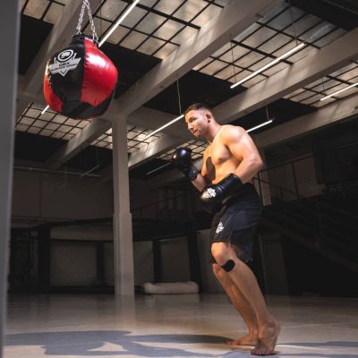 5. 15 kg - Grusza bokserska SK15 - Czarno - Czerwona