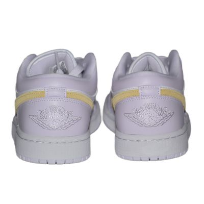 6. Buty damskie Air Jordan 1 Low Wmns 'Barely Grape' - DC0774-501