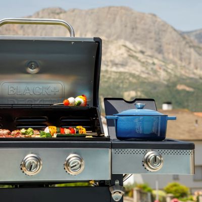 2. Grill gazowy Black+Decker BXOG12950E (3 palniki x 3.6 kW + 1 boczny palnik 2.1 kW)