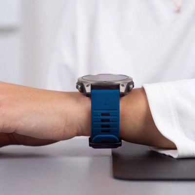 7. Pasek Tech-Protect Iconband Pro na Garmin Fenix 5X / 5X Plus / 6X / 6X Pro / 7X / 8 / 8 Pro / 9 / 9 Pro (47 mm) - granatowo-czarny