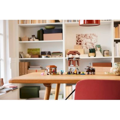 11. LEGO Minecraft 21278 Kryjówka rozbójników i dewastatorów