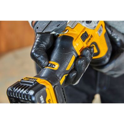 8. WYRZYNARKA DEWALT DCS335N-XJ
