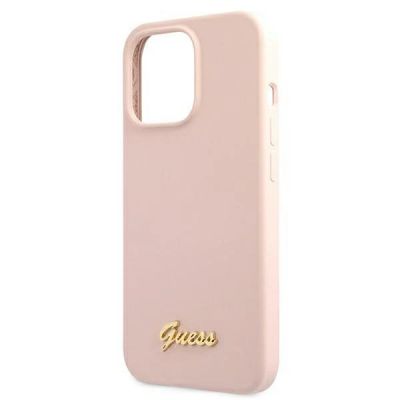 6. Etui Guess Silicone Script Gold Logo MagSafe na iPhone 13 Pro Max - jasnoróżowe