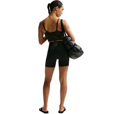 8. Spodenki damskie Nike One czarne IO0809 010