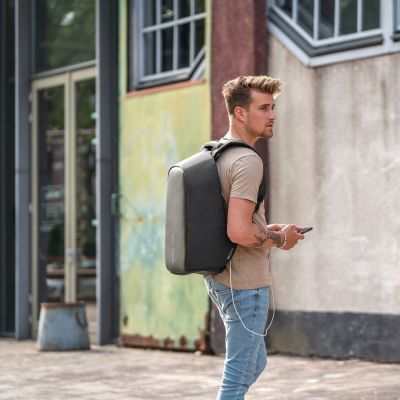 30. XD DESIGN PLECAK ANTYKRADZIEŻOWY BOBBY HERO REGULAR CZARNY P/N: P705.291