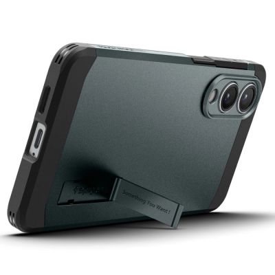 9. Etui Spigen Tough Armor MagSafe na Samsung Galaxy S25 Edge - zielono-czarne