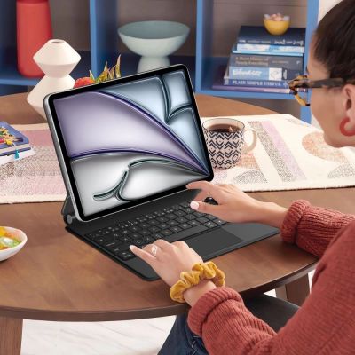 10. Etui Tech-Protect Smartcase Magnetic z klawiaturą na iPad Pro 12.9” 2020 / 2021 / 2022 / iPad Air 13” 2024 / 2025 - czarne