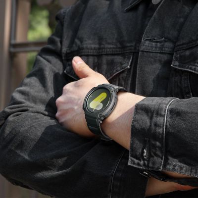 16. Pasek Spigen Rugged Armor Pro na Samsung Galaxy Watch 8 44 mm - czarny mat