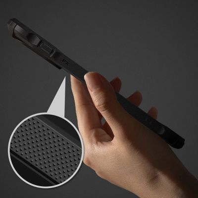 6. Etui Ringke Fusion X na OnePlus 15 - czarne