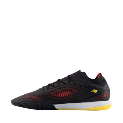 4. Buty piłkarskie New Balance Tekela Team Low Laced IN V5 czarne NBUT3IL4EI