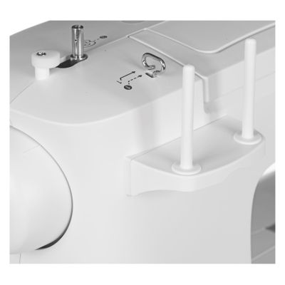 7. Maszyna do szycia Singer M1605