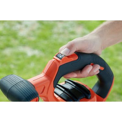 55. Dmuchawa do liści BLACK+DECKER BLACK+DECKER DMUCHAWA/ODKURZACZ BEBLV301-QS