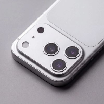 6. Osłona na wyspę aparatu Tech-Protect Camalloy Fit+ na iPhone 18 Pro Max - srebrna