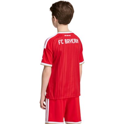 6. Koszulka dla dzieci adidas FC Bayern 26/27 Home Jersey czerwona JZ3098