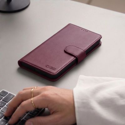 7. Etui Tech-Protect Wallet MagSafe na iPhone 17 Pro / 18 Pro - burgudnowe