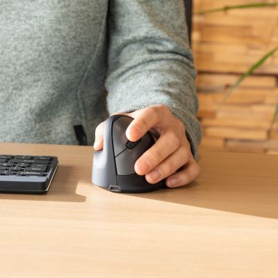 6. Ergonomiczna mysz R-Go Pele HE lewa Bluetooth sidabrina