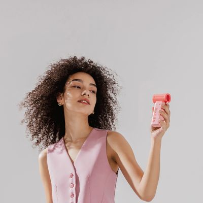 3. Mini dmuchawa Jisulife Handheld Fan Life9 5000mAh przenośny wiatraczek wentylator USB - różowy