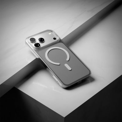 10. Etui Puro 0.3 MAG Ultra-Slim TPU kompatybilne z MagSafe na iPhone 17 Pro - przezroczyste