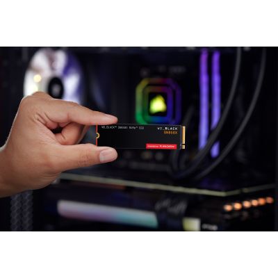 13. Dysk SSD WD Black SN850X 8TB M.2 NVMe WDS800T2X0E