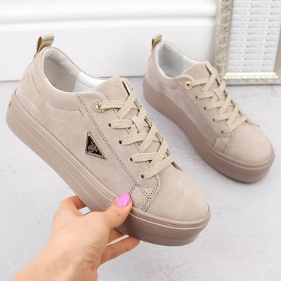 15. Skórzane zamszowe półbuty na platformie Filippo W PAW315C beżowe