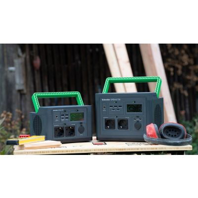 15. Przenośna elektrownia APC OffGrid 730, 738 Wh litowo-jonowa, LCD, 2 gniazda CEE 7/3 Schuko, Sinewave, 3 USB-A, 2 USB-C, Ładowarka bezprzewodowa