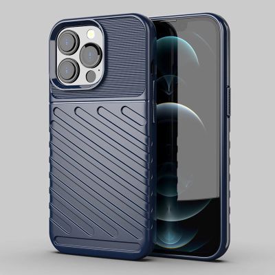 3. Thunder Case elastyczne pancerne etui pokrowiec iPhone 13 Pro niebieski