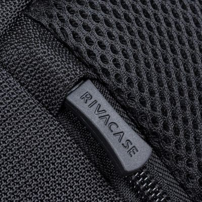 26. Rivacase 8461 43,9 cm (17.3") Plecak Czarny