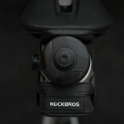 6. Torba podsiodłowa Rockbros P010 wielofunkcyjna z miejscem na bidon - czarna